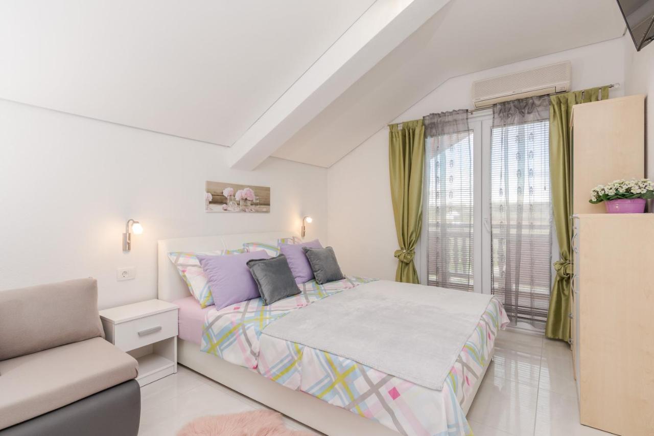 Villa Flora Maris Apartments Privlaka  Εξωτερικό φωτογραφία
