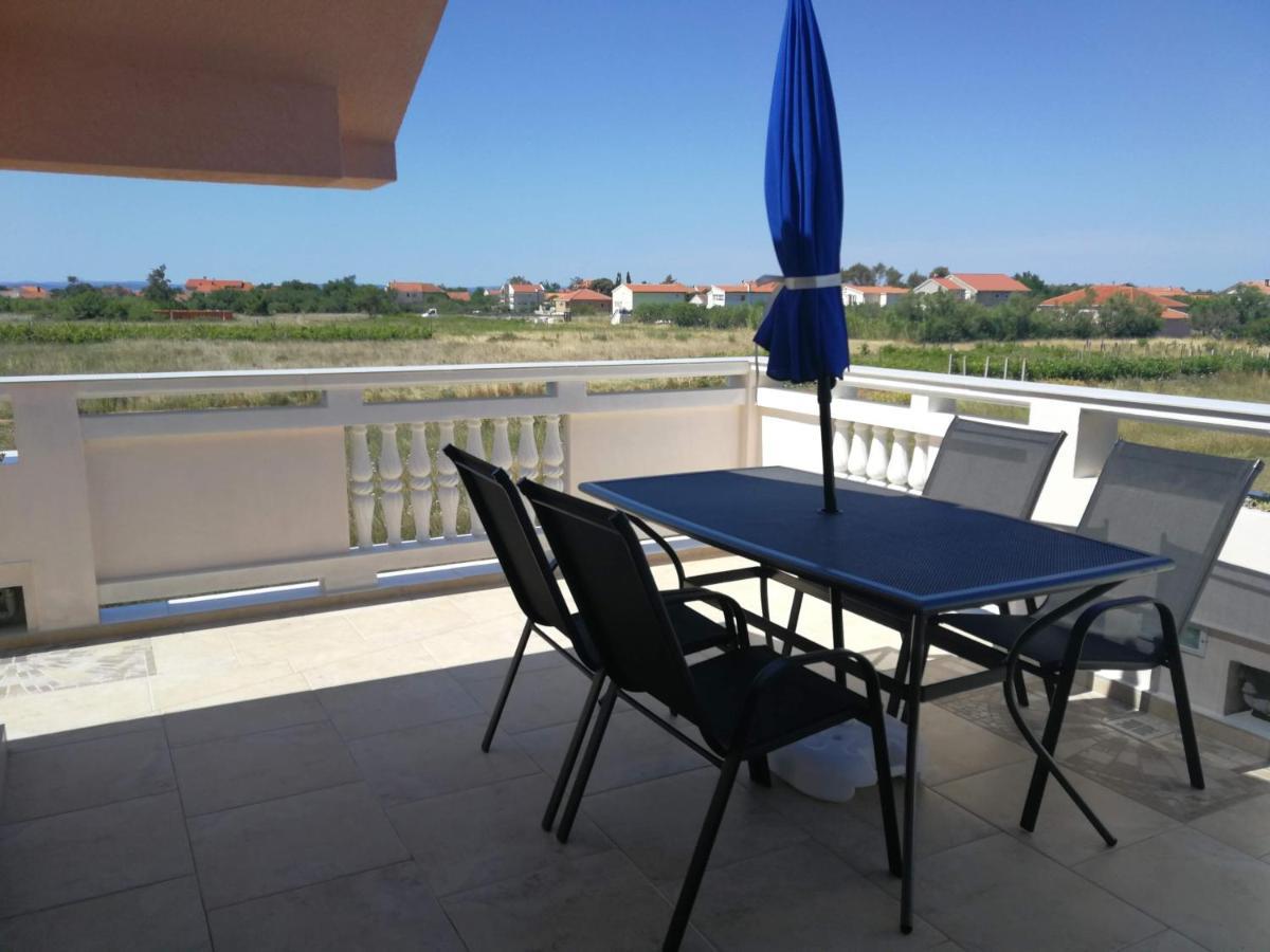 Villa Flora Maris Apartments Privlaka  Εξωτερικό φωτογραφία