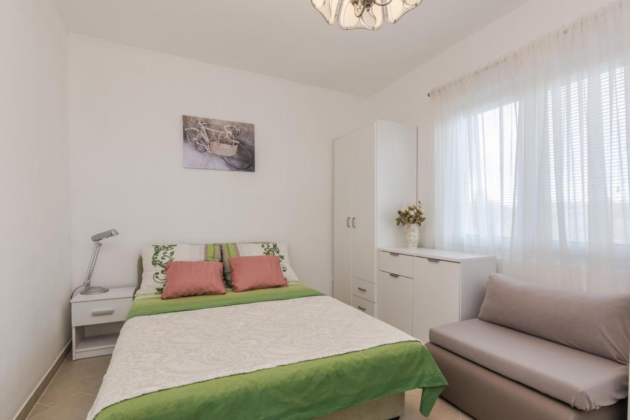 Villa Flora Maris Apartments Privlaka  Εξωτερικό φωτογραφία