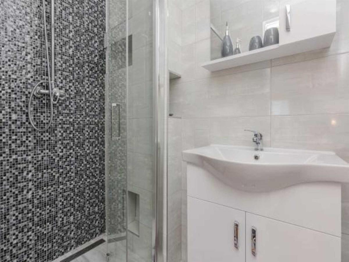 Villa Flora Maris Apartments Privlaka  Εξωτερικό φωτογραφία