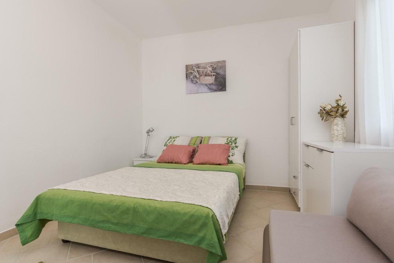 Villa Flora Maris Apartments Privlaka  Δωμάτιο φωτογραφία